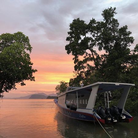 Nomad Divers Bangka Likupang Eksteriør bilde