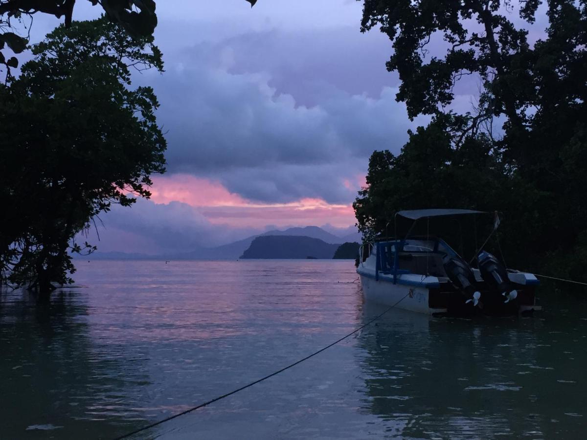 Nomad Divers Bangka Likupang Eksteriør bilde